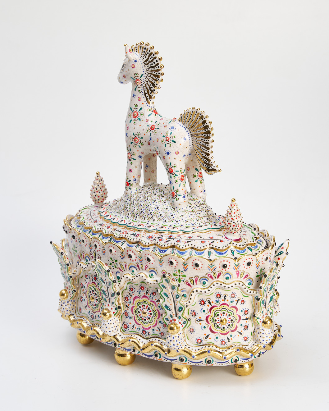 The Casket of the Noisy Horseman. With a Golden Mane and Eight Oleander Leaves 3