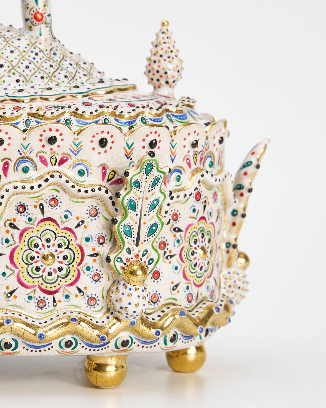 The Casket of the Noisy Horseman. With a Golden Mane and Eight Oleander Leaves 2